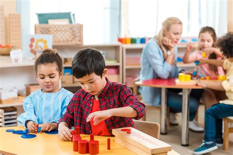 Montessori Eğitimi Nedir?