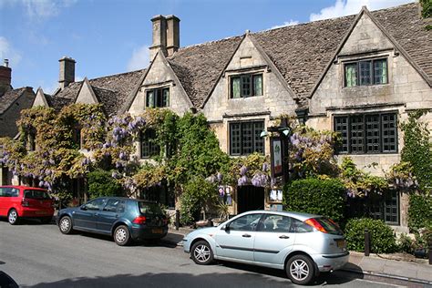 Burford: Bay Tree Hotel © Martin Bodman cc-by-sa/2.0 :: Geograph ...