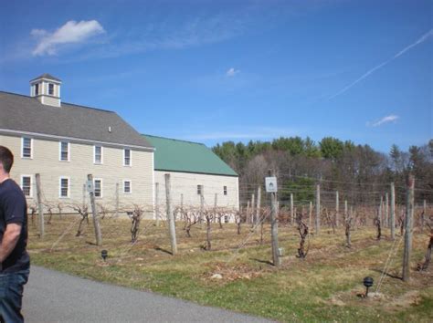 New Hampshire Wineries & Portsmouth – Kristina Gemella's Travels