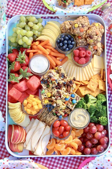 Summer Picnic Snack Tray - The BakerMama