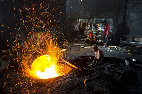 Traditional Gong-Making | Smithsonian Photo Contest | Smithsonian Magazine