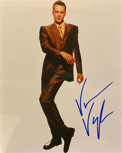 Vince Vaughn signed photo | EstateSales.org