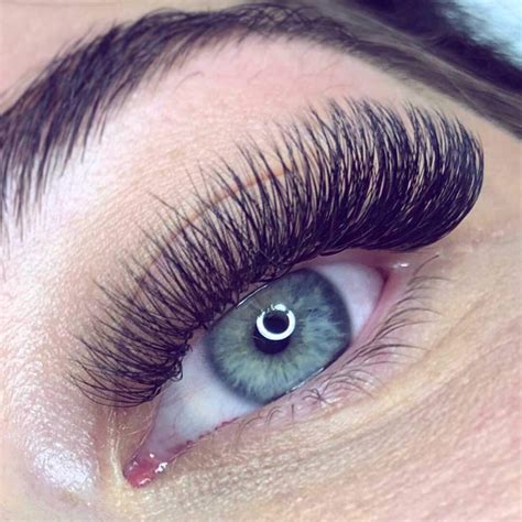 Russian Volume Lash Extensions Treatment | Nouveau Lashes