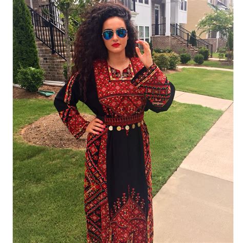 Traditional Palestinian thobe (dress) | Palestinian embroidery dress ...