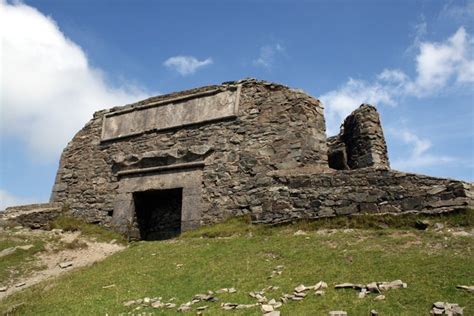 Jubilee Tower, Moel Famau © Jeff Buck :: Geograph Britain and Ireland