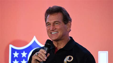 Joe Theismann still inspiring decades after horrific injury