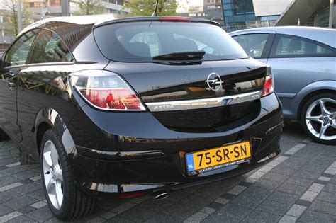 Opel Astra GTC | Opel Astra GTC - Black Sapphire and Silver … | Flickr