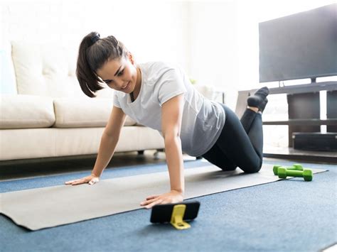 Canadian Fitness Studios Offering Free At-Home Workouts | Best Health