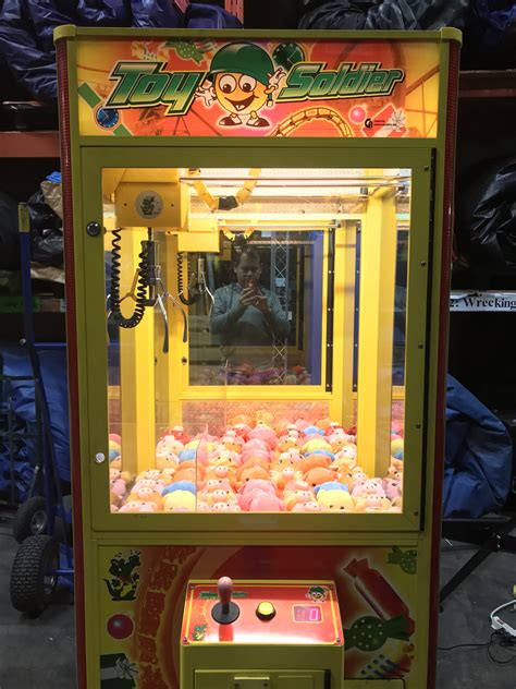 Claw Machine Jr / Crane Game – Vancouver PartyWorks