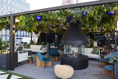 Where to Find a Rooftop Bar in Dallas for an Elevated Cocktail