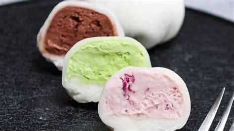 Mochi Ice Cream with 3 Flavors - YouTube