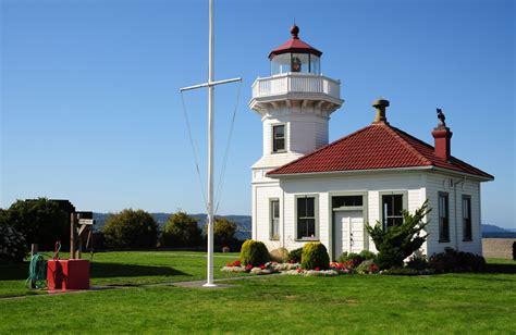 Romantic Wedding Venue at Mukilteo Lighthouse