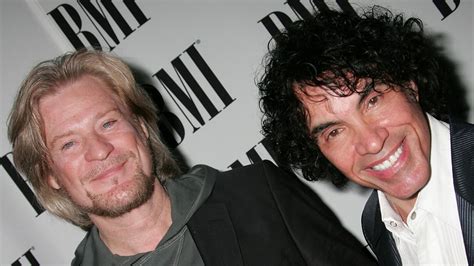 How did Hall and Oates meet?