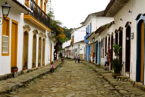 Finding Footing in Paraty - This Battered Suitcase