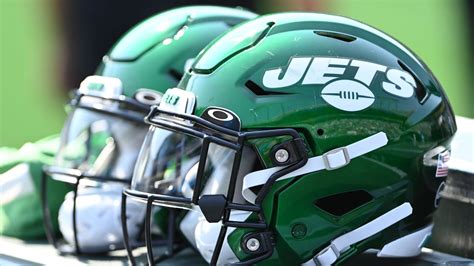 Will fan pressure cause the NY Jets to change uniforms?