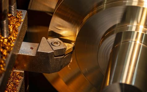 9 Causes of Lathe Tooling Wear and How to Minimize Each