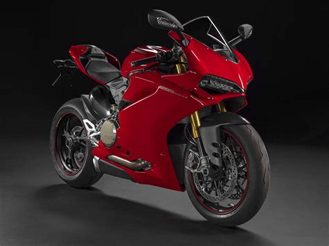 Ducati 1299 Panigale - 205hp, Across the Board - Asphalt & Rubber