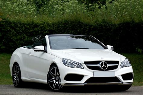 White Mercedes Benz Convertible Coupe · Free Stock Photo