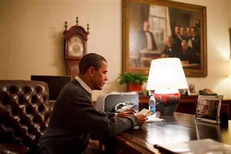 P022209PS-0011 | President Barack Obama sits at his desk in … | Flickr