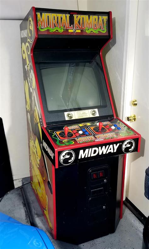 Latest acquisition, original mortal kombat 1 arcade cabinet. It's in ...