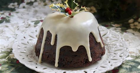 Christmas Pudding (Plum Pudding) Recipe - Christina's Cucina