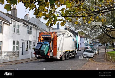 Refuse lorry brighton hi-res stock photography and images - Alamy