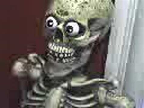 "Funny" talking skeleton Halloween decoration - YouTube