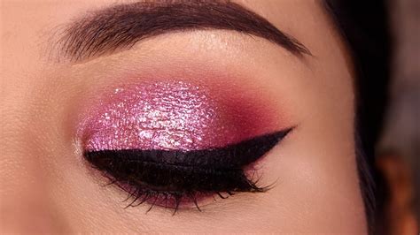 Pink Glitter Eye Makeup Looks | Saubhaya Makeup