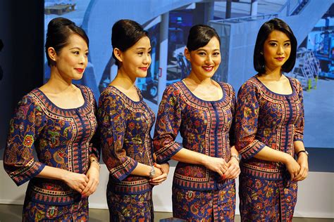 Singapore Airlines' cabin crew | during Singapore Airlines' … | Flickr