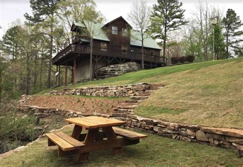 15 Coziest Cabins in Arkansas (Log Cabins, Cottages & More)