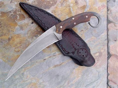 Curved knife Cool Knives, Knives And Tools, Knives And Swords, Lame ...