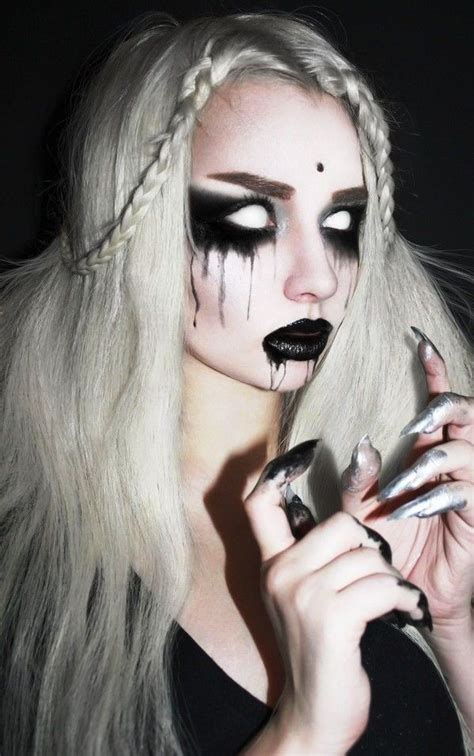 30 Creepy Halloween Makeup Ideas for Women to Try - Flawssy