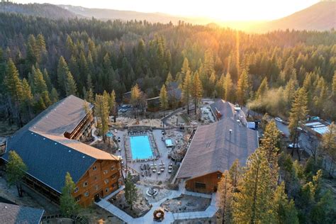 10 Great Hotels Near Yosemite National Park (2023) - FamilyVacationist