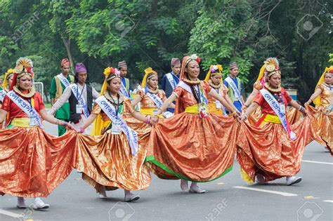 Dancing Around India: Chapter 7 – West Bengal Folk Dances | The ...