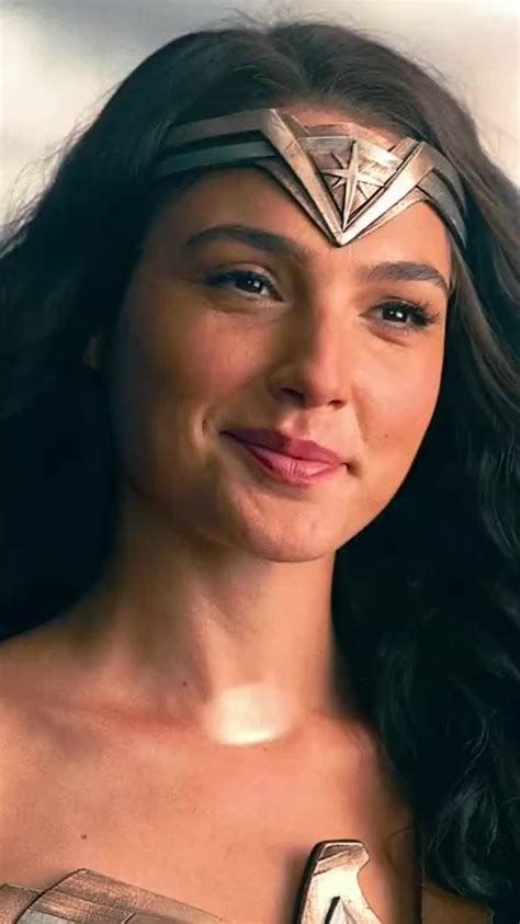 Wonder Woman Smile Hd Wallpaper - Movie Wallpaper