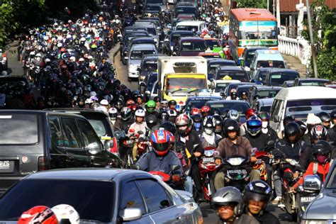 Cities in a jam: reducing urban traffic congestion - Smart Cities World