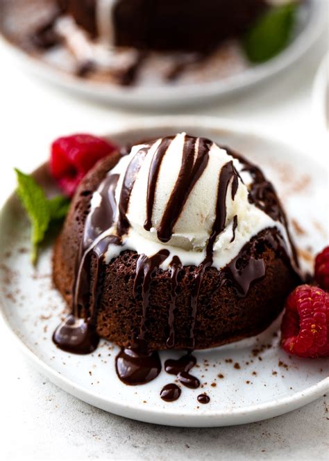 Easy Chocolate Molten Lava Cakes – LoveLLL