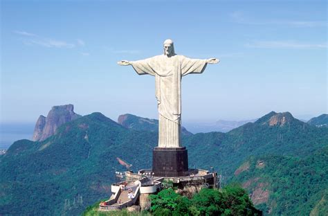 15 Awe-Inspiring Photos of 'Christ The Redeemer' Statue In Rio