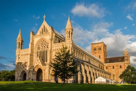 St Albans Cathedral | History and Photos | Historic Hertfordshire Guide