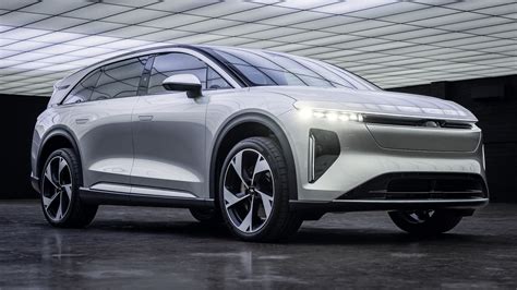 2025 Lucid Gravity SUV First Look Review: A 3-Row Threat to Tesla, Rivian