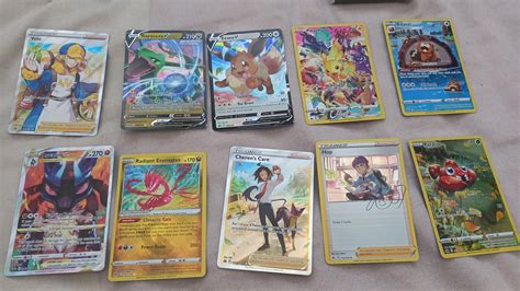 Crown zenith ETB : r/PokemonTCG