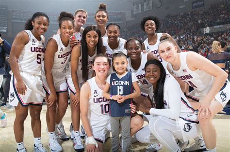 UConn women’s basketball team surprises 8-year-old girl with trip to ...