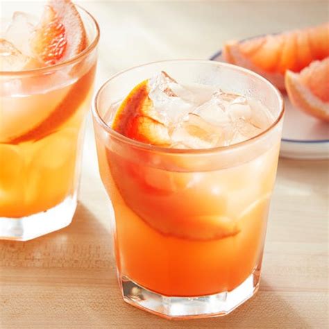 22 Fruity Alcoholic Drinks - Recipes for Fruit Cocktails