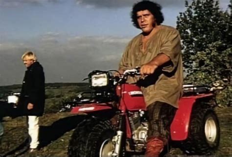 Andre the Giant Riding Around On the Set of 'The Princess Bride' - METAFLIX