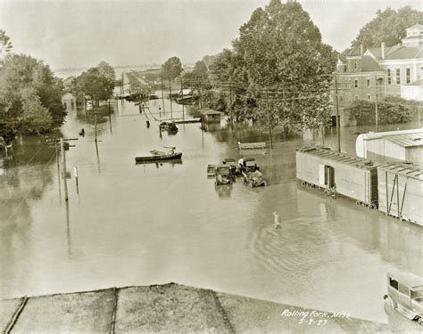 History in Photos: 1927 Flood