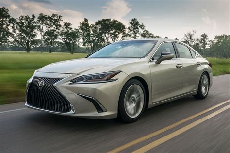 Lexus ES 300h 2018 review | Autocar