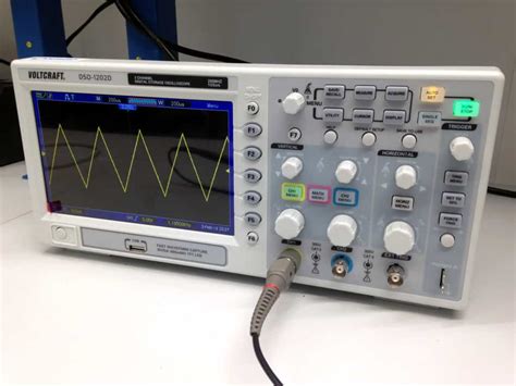 How to Use an Oscilloscope - The Beginner's Guide