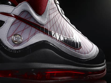 Nike, LeBron James introduce the Air Max LeBron VII - Nike News