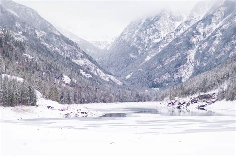 Lake McDonald Winter Engagement Session | Lake McDonaldEngagement