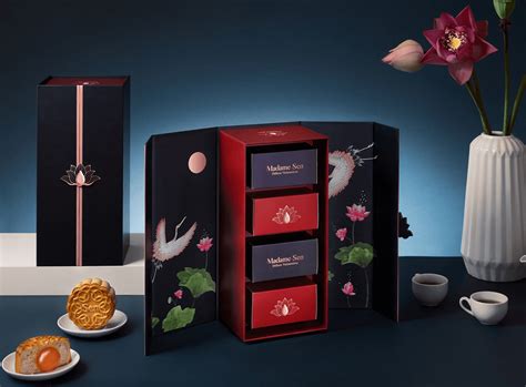 MOONCAKE GIFT BOX PACKAGING 2023 - MADAME SEN :: Behance